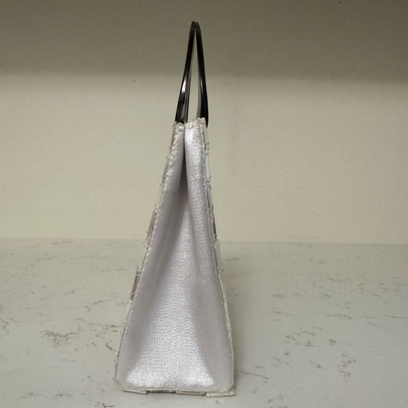 Vintage Elegant Mother of Pearl Handbag with Brown Handle - Picture 3 of 6